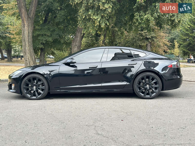 Лифтбек Tesla Model S 2018 в Полтаве