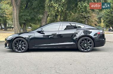 Лифтбек Tesla Model S 2018 в 