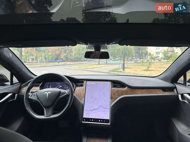 Лифтбек Tesla Model S 2018 в Полтаве