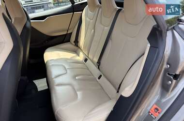 Лифтбек Tesla Model S 2016 в 