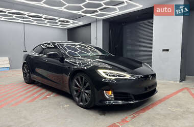 Лифтбек Tesla Model S 2017 в 
