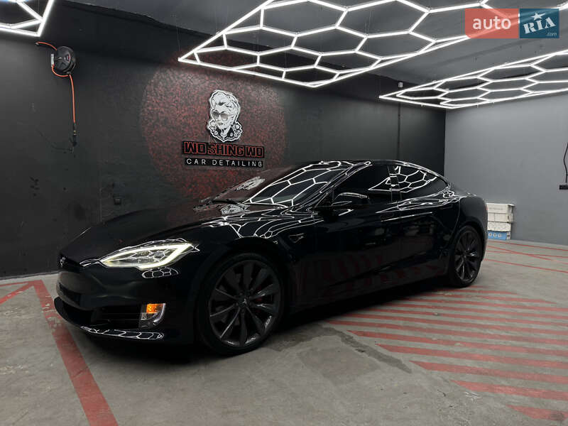 Лифтбек Tesla Model S 2017 в Днепре