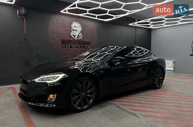 Лифтбек Tesla Model S 2017 в 