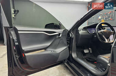 Лифтбек Tesla Model S 2017 в 