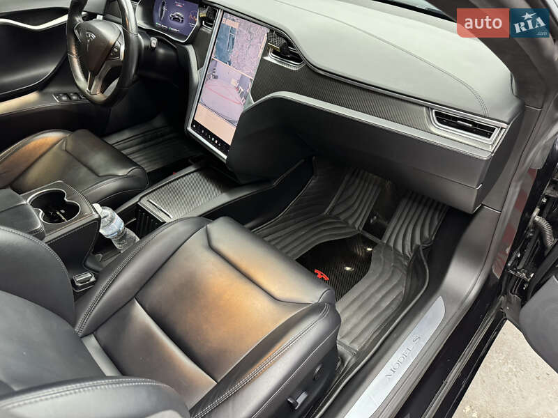 Лифтбек Tesla Model S 2017 в Днепре