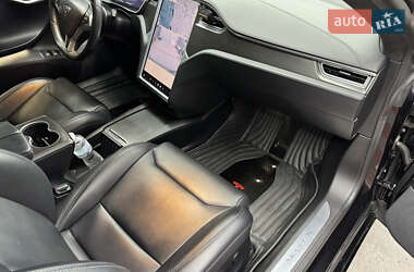 Лифтбек Tesla Model S 2017 в 