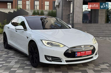 Лифтбек Tesla Model S 2014 в 