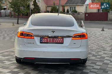 Лифтбек Tesla Model S 2014 в 