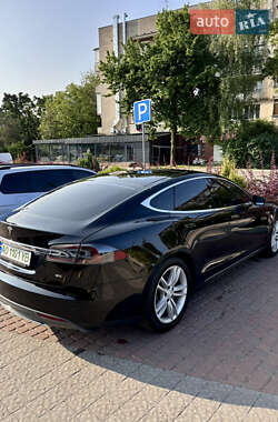 Лифтбек Tesla Model S 2014 в 