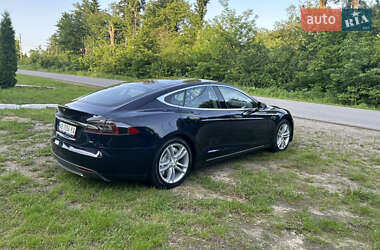 Лифтбек Tesla Model S 2013 в 