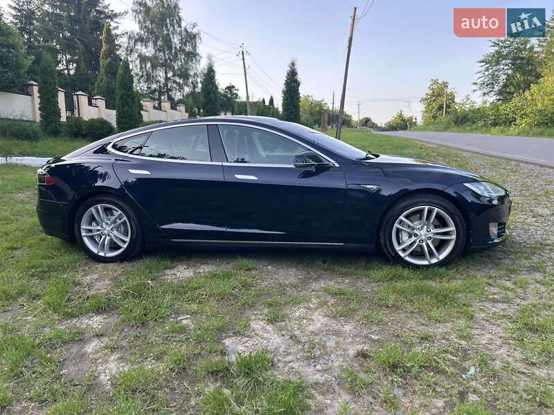 Лифтбек Tesla Model S 2013 в Виннице