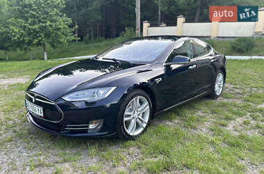 Лифтбек Tesla Model S 2013 в 