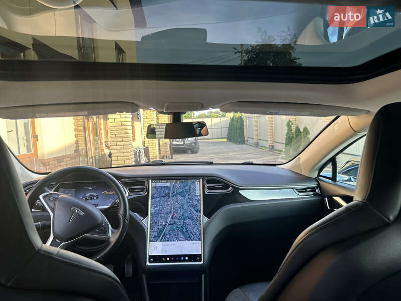 Лифтбек Tesla Model S 2013 в Виннице