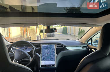 Лифтбек Tesla Model S 2013 в 