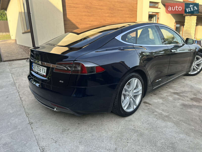 Лифтбек Tesla Model S 2013 в Виннице
