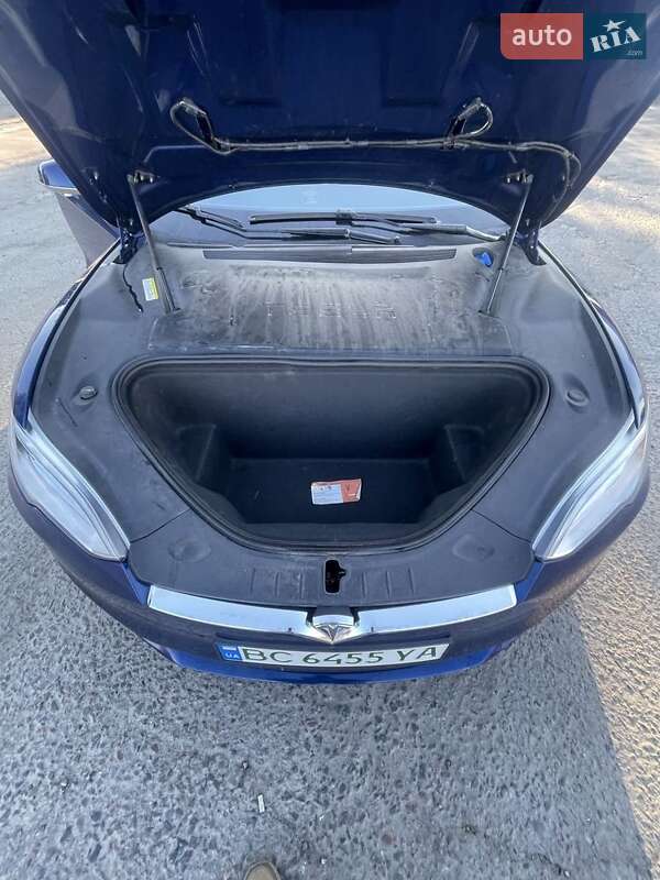 Ліфтбек Tesla Model S 2016 в Яворові