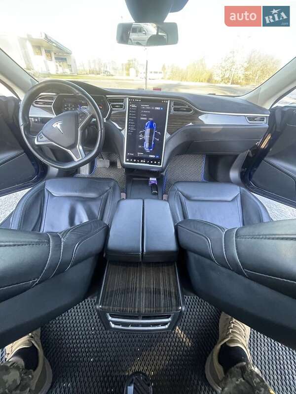 Ліфтбек Tesla Model S 2016 в Яворові