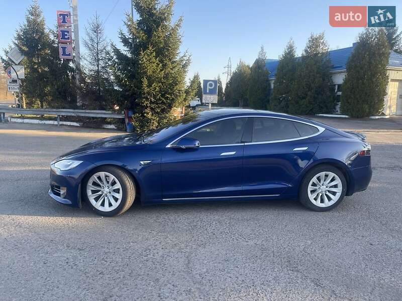 Ліфтбек Tesla Model S 2016 в Яворові