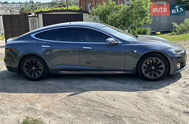 Ліфтбек Tesla Model S 2020 в 