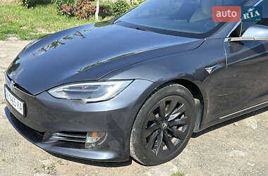 Ліфтбек Tesla Model S 2020 в 