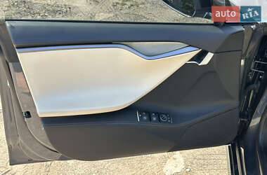 Ліфтбек Tesla Model S 2020 в 
