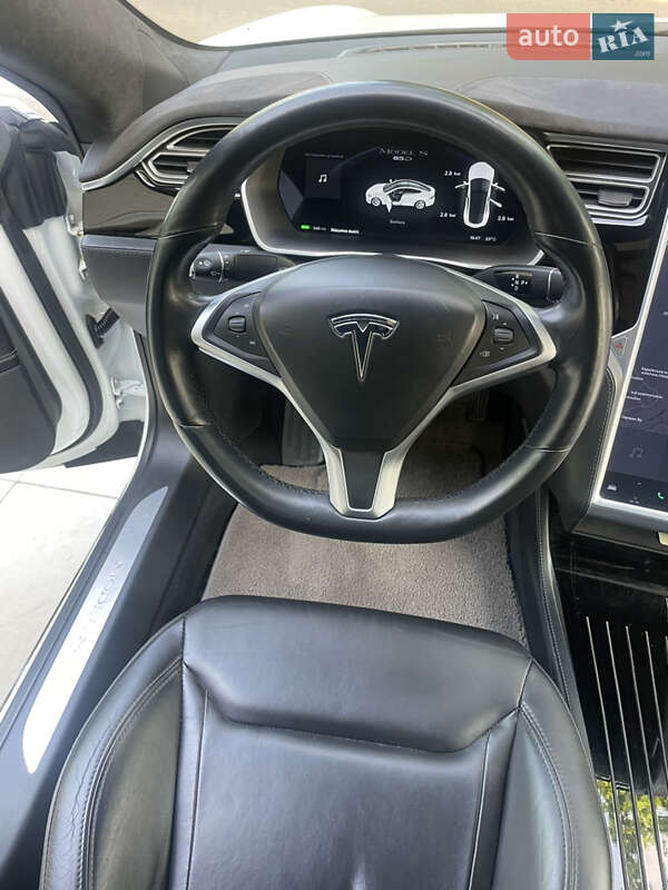 Ліфтбек Tesla Model S 2016 в Харкові