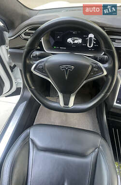 Лифтбек Tesla Model S 2016 в 