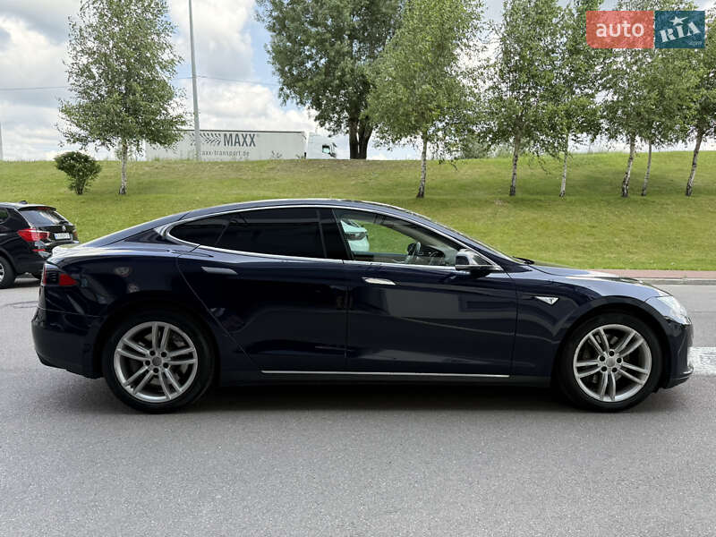 Ліфтбек Tesla Model S 2014 в Києві