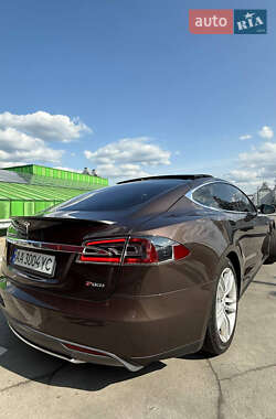 Лифтбек Tesla Model S 2014 в 