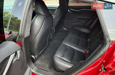 Ліфтбек Tesla Model S 2020 в 