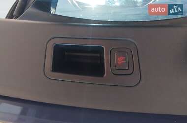 Лифтбек Tesla Model S 2015 в 