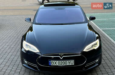 Ліфтбек Tesla Model S 2014 в 