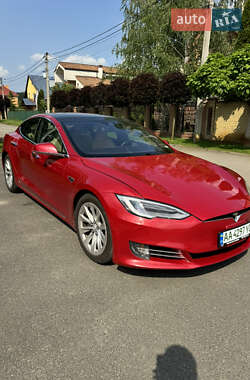 Лифтбек Tesla Model S 2016 в 