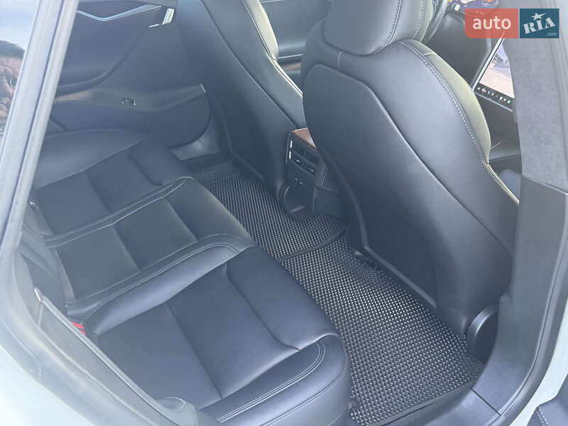 Лифтбек Tesla Model S 2020 в Киеве фото 11 Лифтбек Tesla Model S 2020 в Киеве