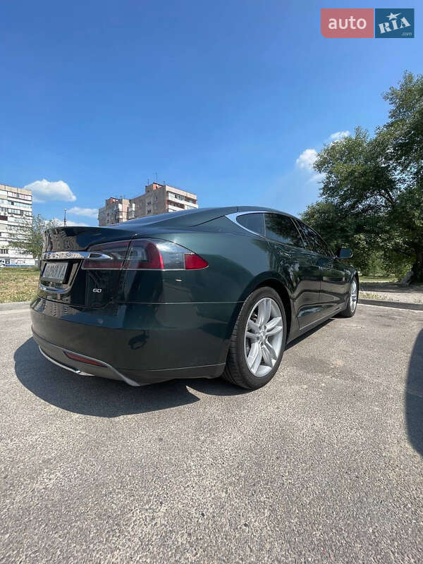 Ліфтбек Tesla Model S 2014 в Запоріжжі