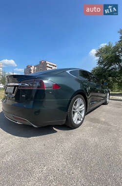Ліфтбек Tesla Model S 2014 в 