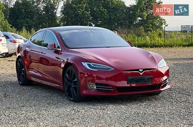 Лифтбек Tesla Model S 2019 в 
