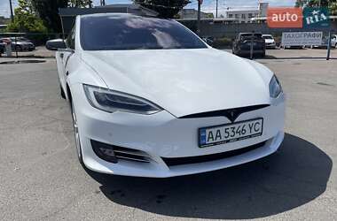 Лифтбек Tesla Model S 2017 в 