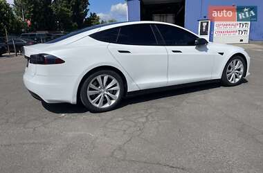 Лифтбек Tesla Model S 2017 в 