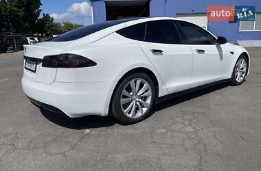 Лифтбек Tesla Model S 2017 в 