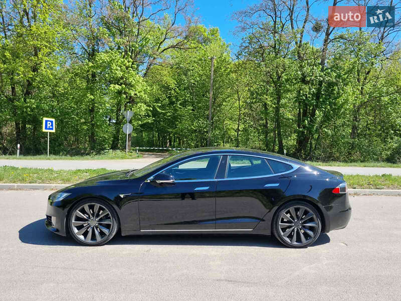 Ліфтбек Tesla Model S 2017 в Києві