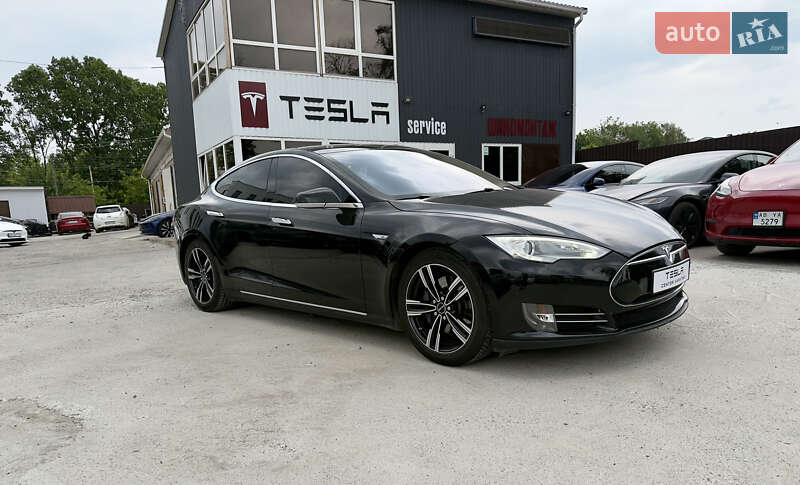 Ліфтбек Tesla Model S 2013 в Вінниці