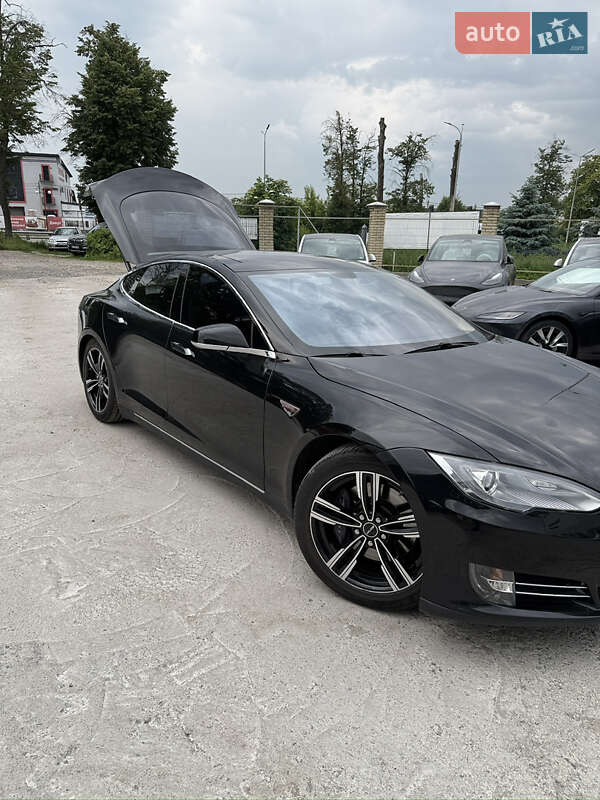 Ліфтбек Tesla Model S 2013 в Вінниці