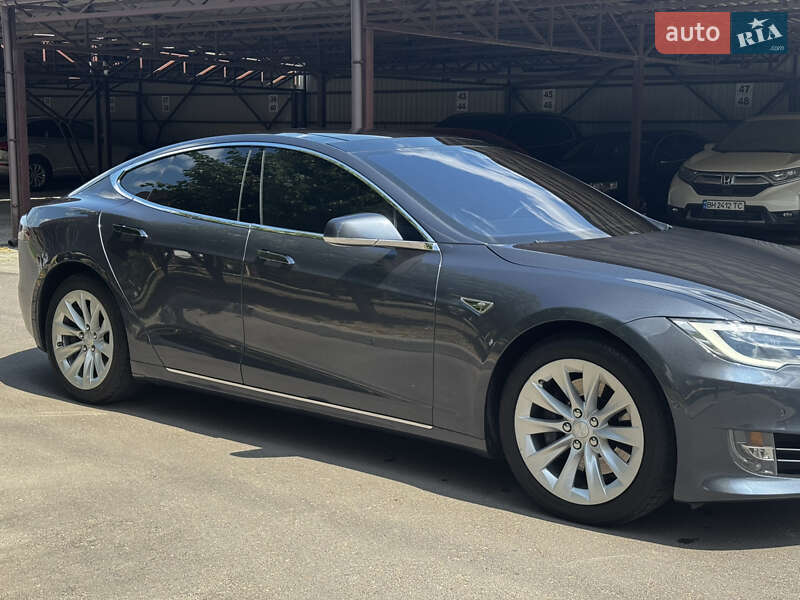 Лифтбек Tesla Model S 2016 в Одессе