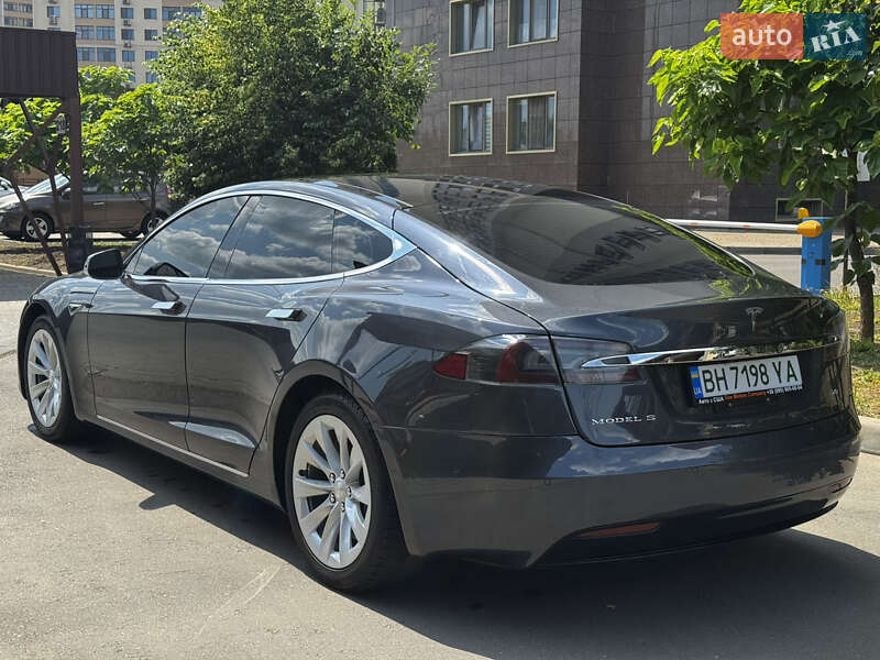 Лифтбек Tesla Model S 2016 в Одессе