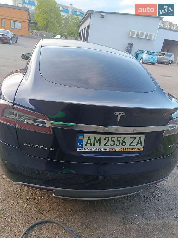 Лифтбек Tesla Model S 2013 в Житомире