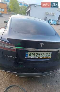 Лифтбек Tesla Model S 2013 в 