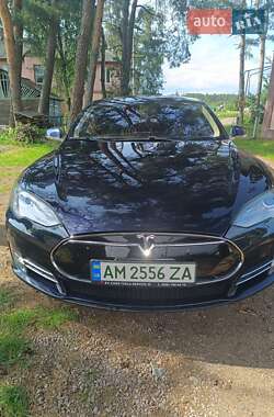 Лифтбек Tesla Model S 2013 в 