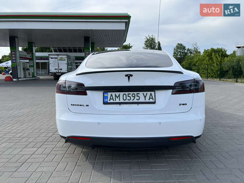 Ліфтбек Tesla Model S 2014 в Житомирі