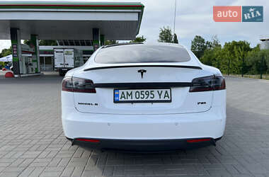Ліфтбек Tesla Model S 2014 в 
